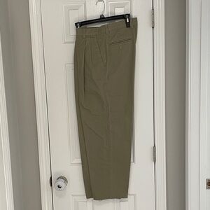 Dockers Men's Khaki Chinos